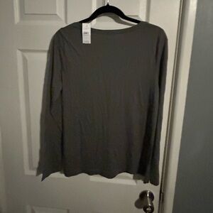 women’s LOFT long sleeve gray tee